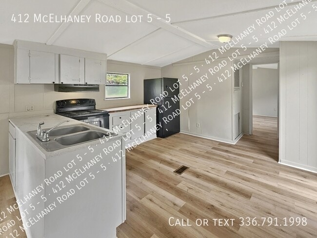 Building Photo - 412 McElhaney Rd