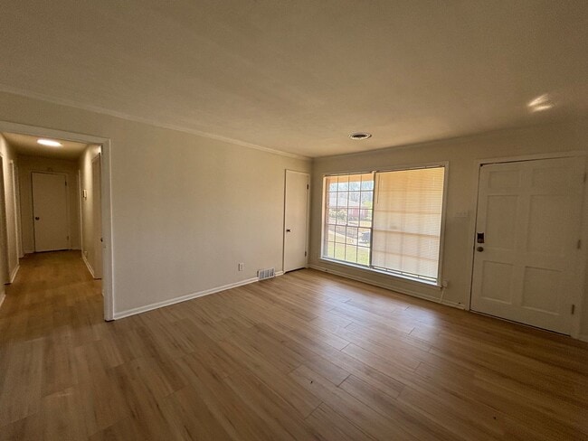 Building Photo - 2600 Clearpark Cove