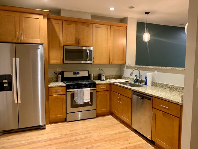 Foto del edificio - 2306 E 71st St