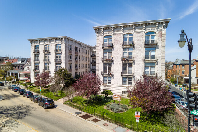 1BR, 1BA - 585SF - Park Regent Apartments