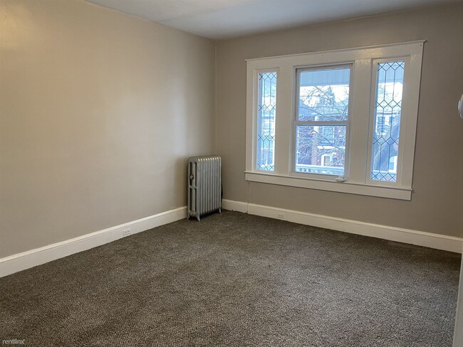 Foto del edificio - 2 br, 1 bath 4plex - 294 Academy St 294 Ac...