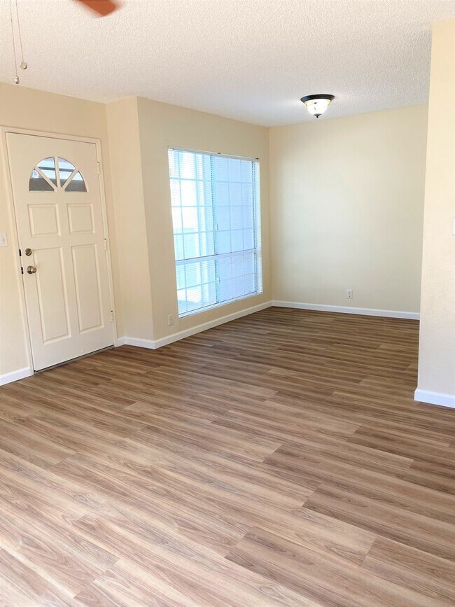 Foto del edificio - Royal Palm - Renovated two bedroom in Waip...