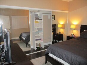 Building Photo - 270 E Flamingo Rd