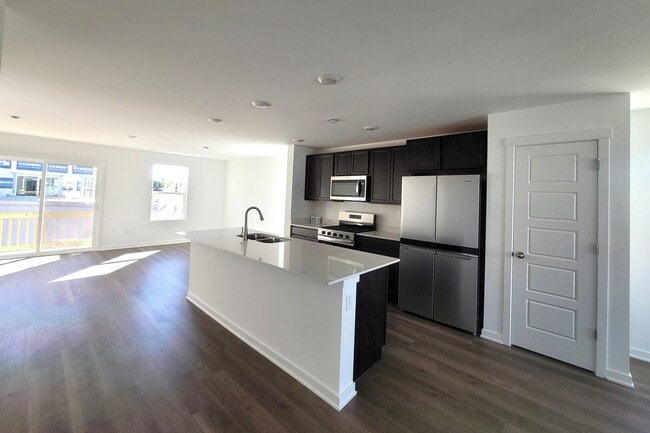 Foto del edificio - 6550 Linden Trl