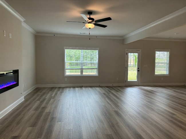 Building Photo - 3321 Westgate Park Dr
