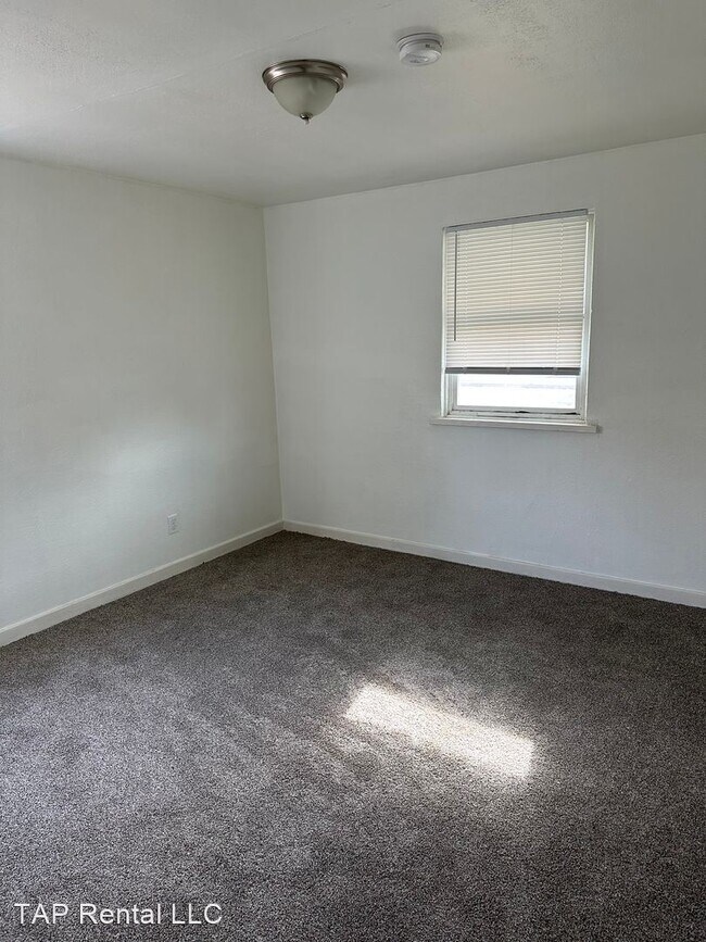 Building Photo - 3 br, 1 bath House - 2524 W Wellesley
