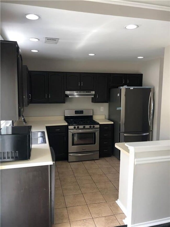 Foto del edificio - 2 Bed/2.5 Bath townhome - great Doraville ...