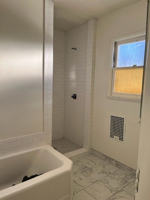 Baño - 522 W 22nd St
