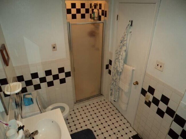 Foto del edificio - 1 Bed Apartment In Graduate Hospital SW Ce...