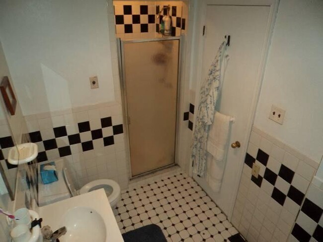 Building Photo - 1 Bed Apartment In Graduate Hospital SW Ce...