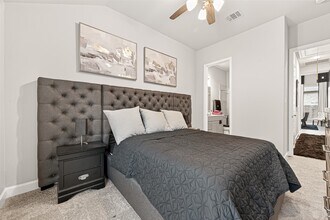 Building Photo - 2806 Sycamore Wood Trce