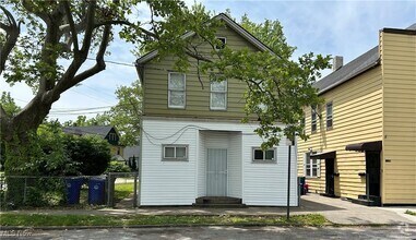 Building Photo - 1130 E 68th St
