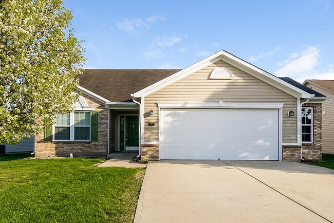 Building Photo - 5765 Arlington Dr