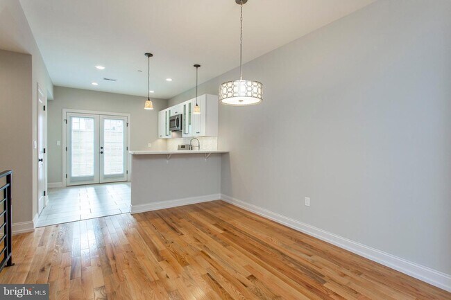 Building Photo - 2052 Gerritt St