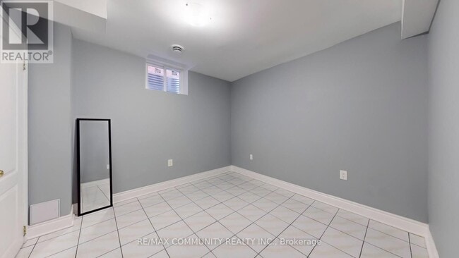 Building Photo - 32 Faywood Dr
