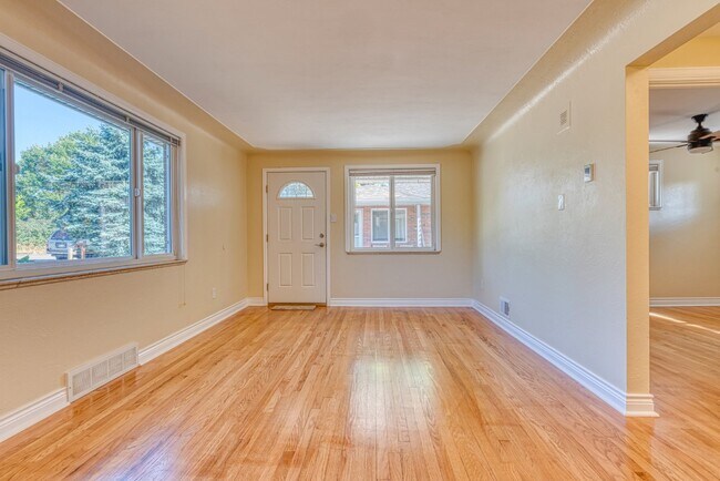 Foto del edificio - Renovated Home in Desirable Neighborhood