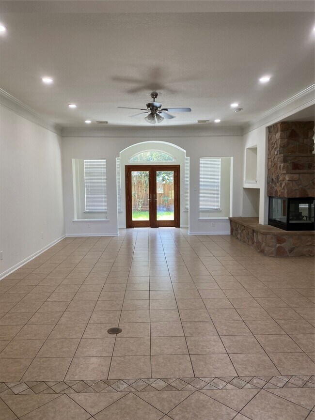 Foto del edificio - 9535 Empress Crossing Dr