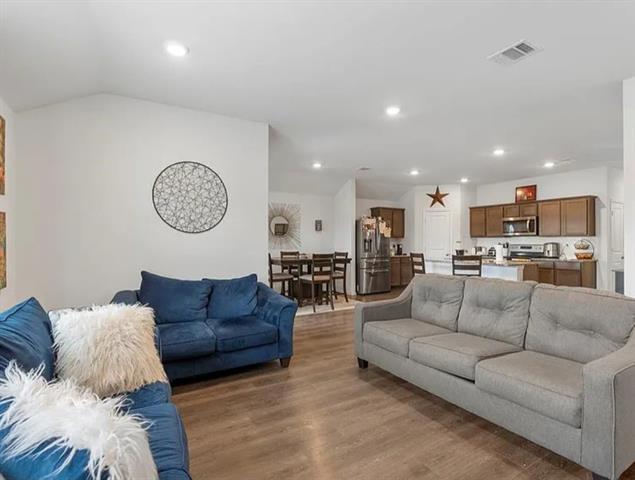 Building Photo - 1304 Lowhill Dr