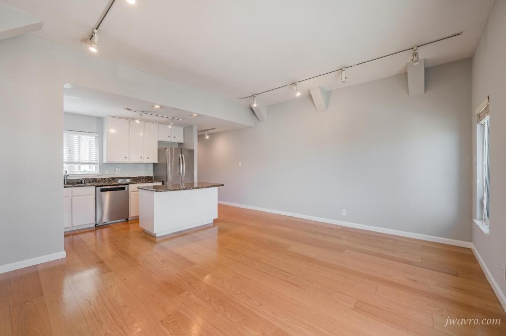 Primary Photo - 2025 Broderick St