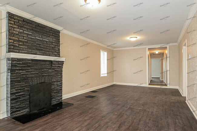 Foto del edificio - 2528 Leslie Ave