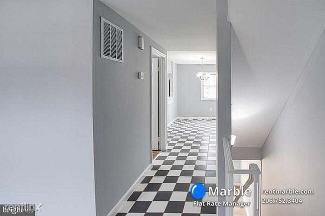 Building Photo - 4 br, 2 bath Townhome - 14462 Filarete St