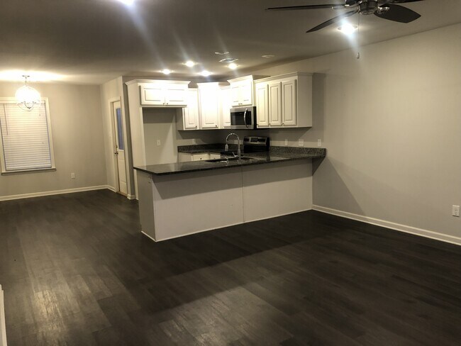 Foto del edificio - 3372 Garden Club Dr