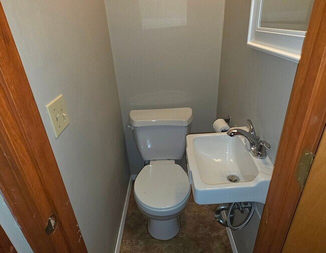 Foto del edificio - 3 Bedrooms 2 Bathrooms for $1,250! Roundtree area!