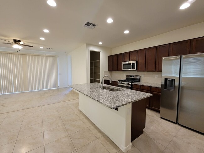 Kitchen & Great Room - 260 E Hawaii Dr