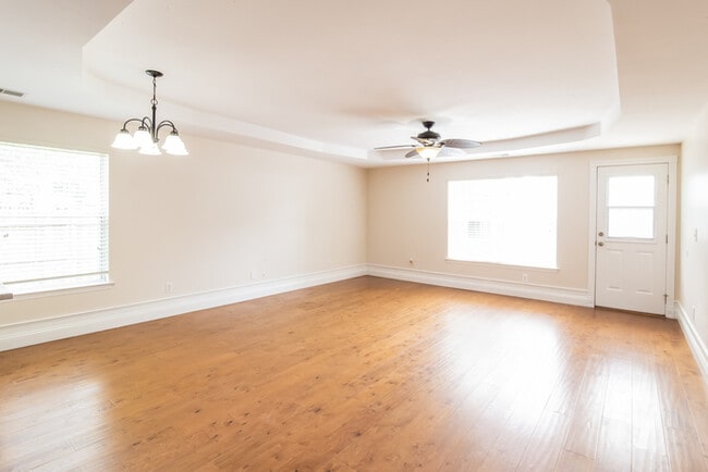 Building Photo - 324 Cohen Cir