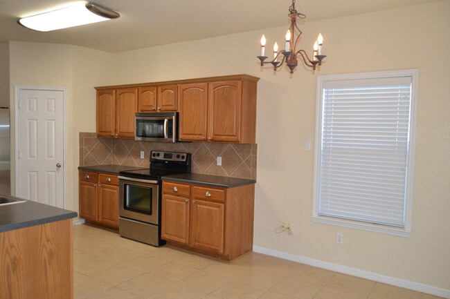 Building Photo - Available 02/13/2025 Gallop over to desira...