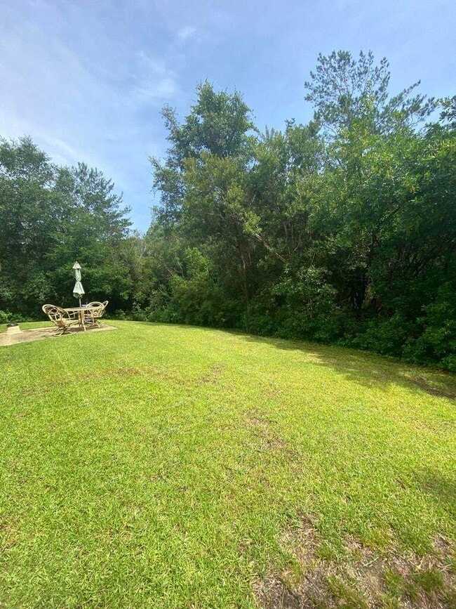 Building Photo - 2360 Crescent Rd