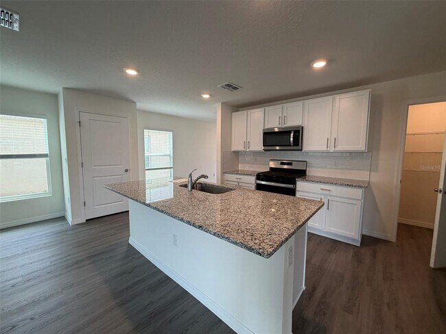 Foto del edificio - 35991 Sunflower Hl Dr