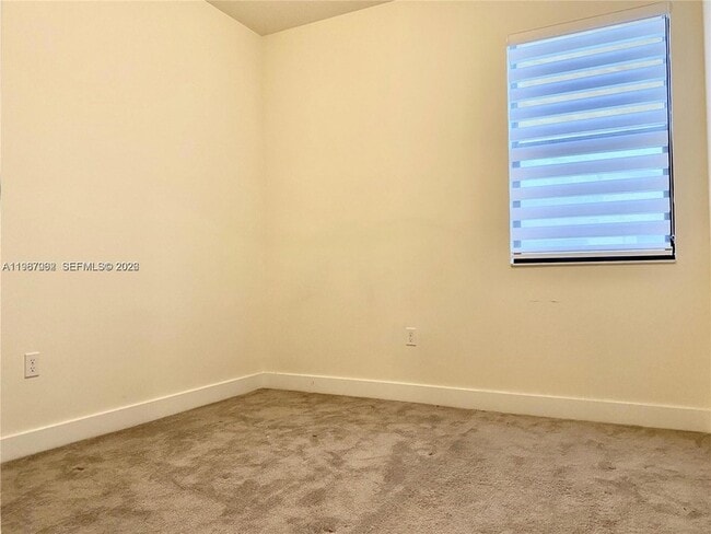 Foto del edificio - 10401 NW 82nd St