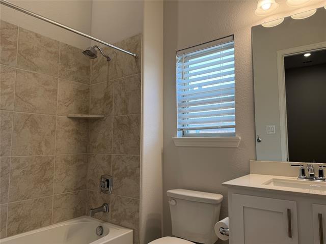 Building Photo - 482 Prairie View Dr