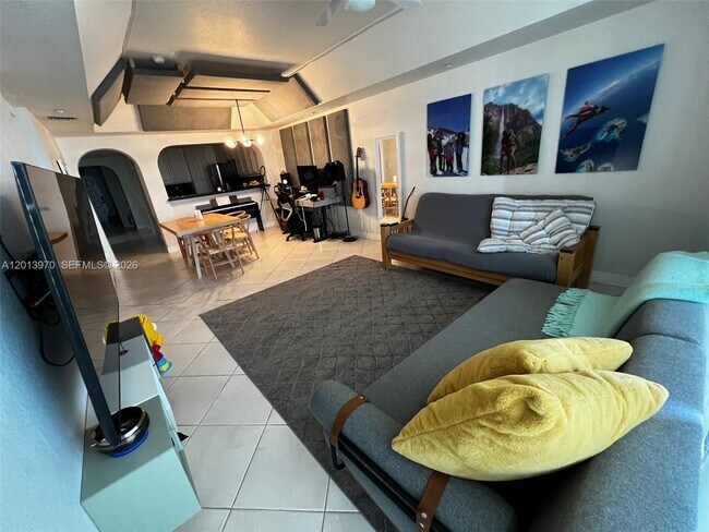Foto del edificio - 10710 NW 66th St