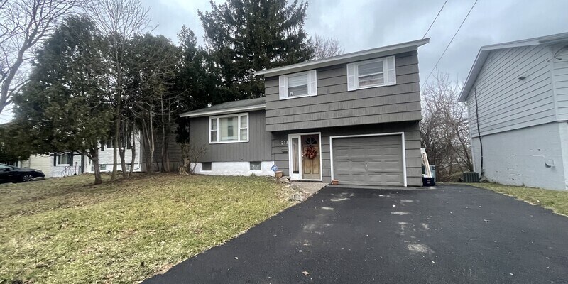 Primary Photo - Hazelwood Ave 217