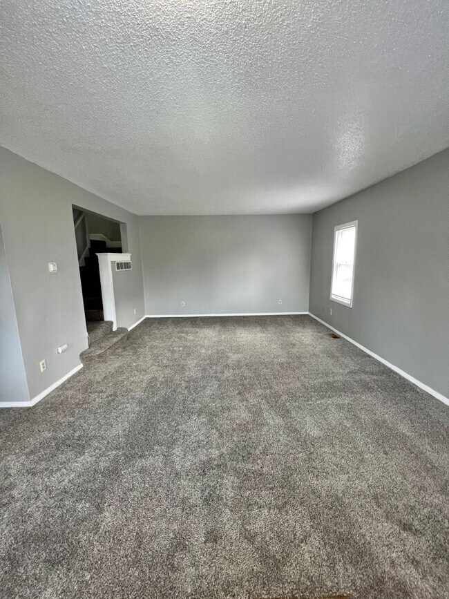 Foto del edificio - NEW LISTING! 3 BEDROOM HOUSE