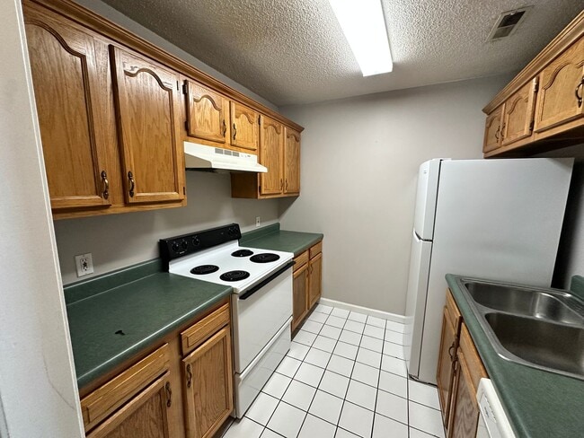 Building Photo - 43/47/51/57 Welch Ct
