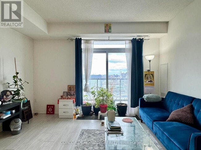 Building Photo - 55 Duke St W