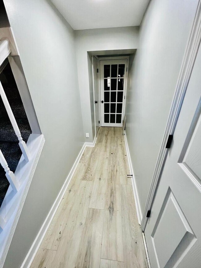 Foto del edificio - 2021 Farnham Ct