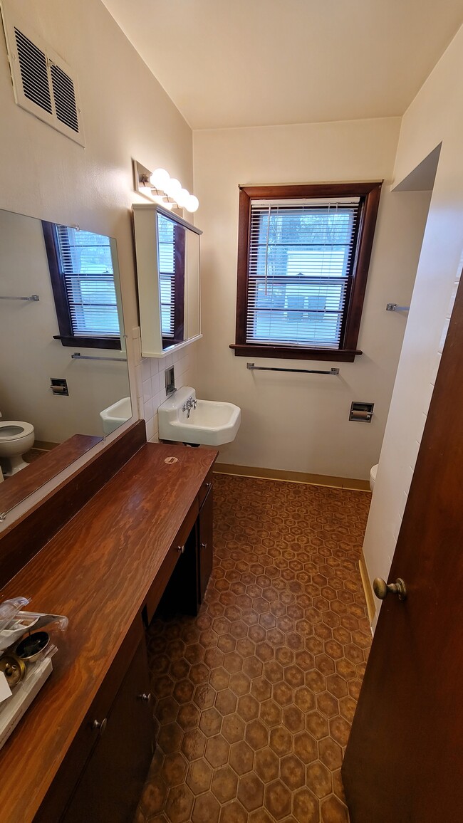 Bathroom - 128 E University St