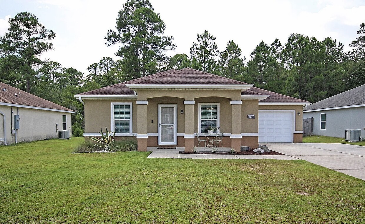 Front of house - 13239 Willow Oak Cir