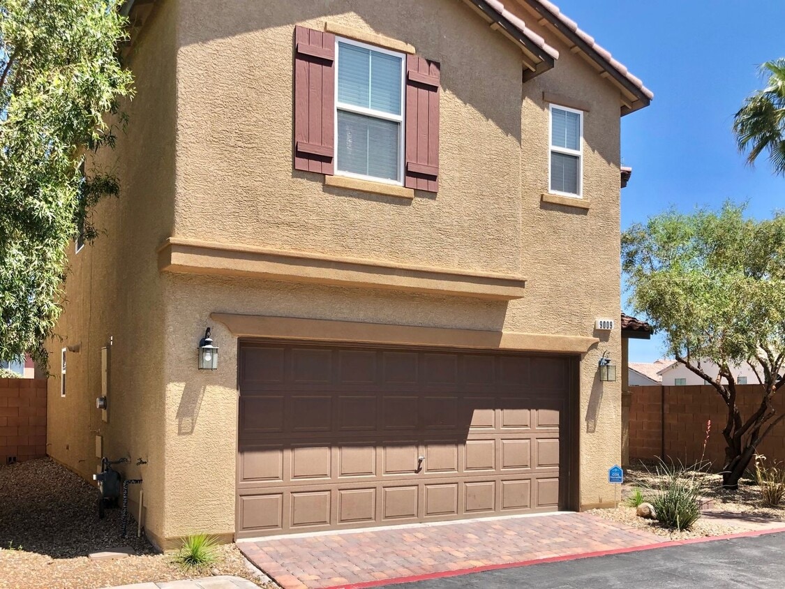 Beautiful 3Bed/3Bath home with a Loft nes... - Beautiful  3Bed/3Bath home with a Loft nes...