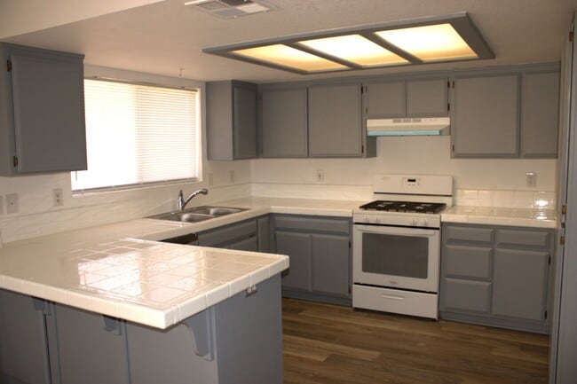 Building Photo - Charming 3-Bedroom Retreat with Spacious B...