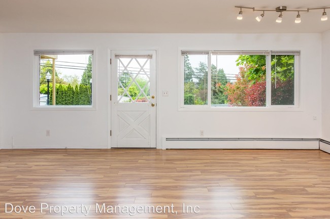Building Photo - 4110 E Evergreen Blvd