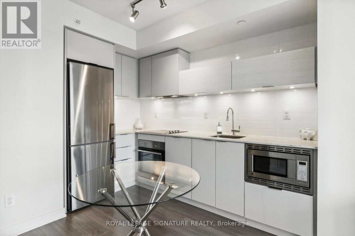 Photo principale - 20-1720 Thomas Riley Rd