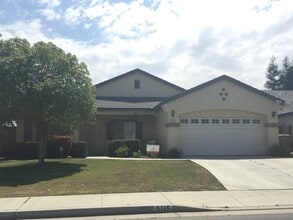 Building Photo - 5115 Vista Del Mar Ave