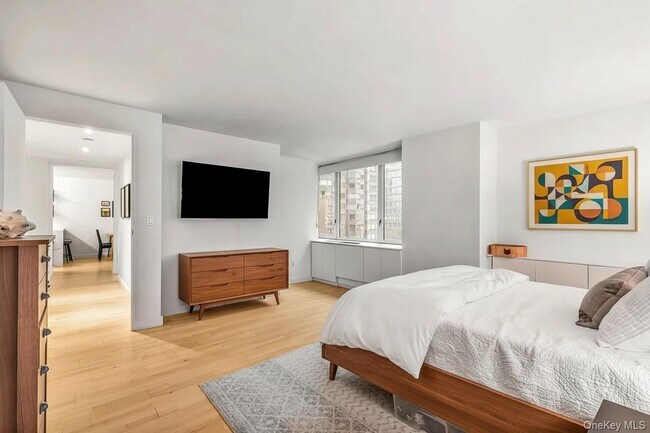 Foto del edificio - 322 W 57th St