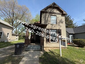 Building Photo - 2411 Fox Ave