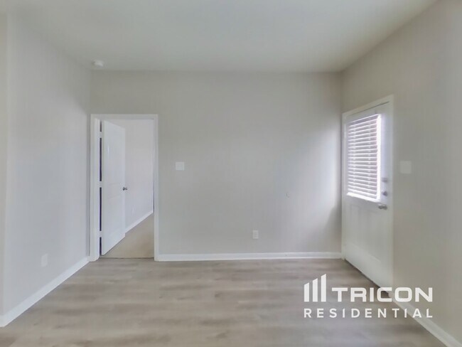 Foto del edificio - 6702 Rosenthal Pass